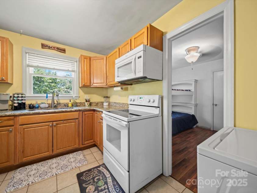 427 12th Avenue, Gastonia, NC 28054.  MLS# CAR4269855, YatesRealty ID 24387. 