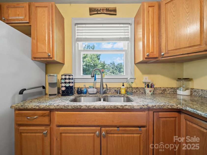 427 12th Avenue, Gastonia, NC 28054.  MLS# CAR4269855, YatesRealty ID 24387. 