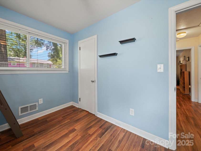 427 12th Avenue, Gastonia, NC 28054.  MLS# CAR4269855, YatesRealty ID 24387. 