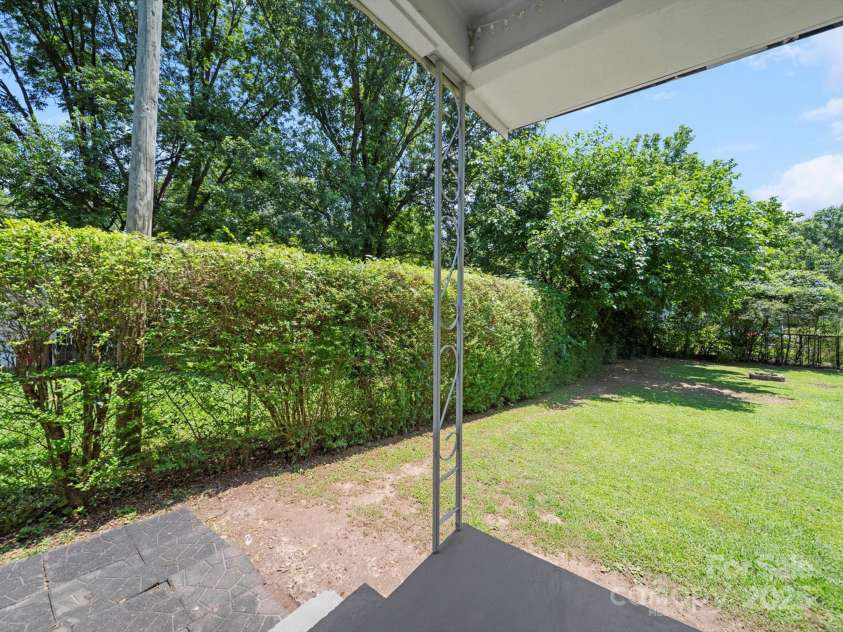 427 12th Avenue, Gastonia, NC 28054.  MLS# CAR4269855, YatesRealty ID 24387. 