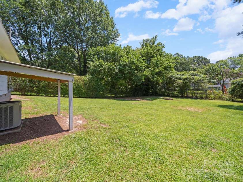 427 12th Avenue, Gastonia, NC 28054.  MLS# CAR4269855, YatesRealty ID 24387. 