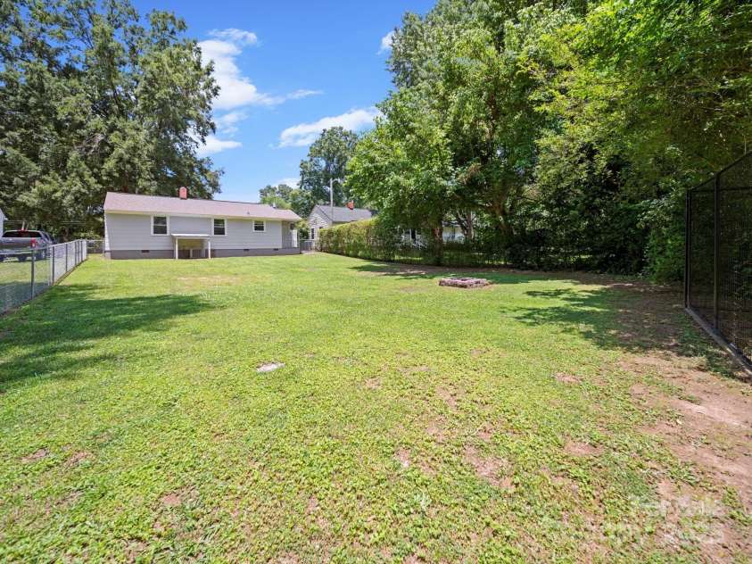 427 12th Avenue, Gastonia, NC 28054.  MLS# CAR4269855, YatesRealty ID 24387. 