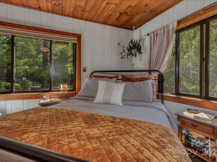 111 Assembly Drive, Montreat, NC 28757.  MLS# CAR4271152, YatesRealty ID 24388. 