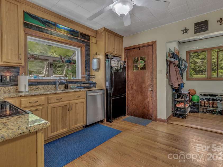 111 Assembly Drive, Montreat, NC 28757.  MLS# CAR4271152, YatesRealty ID 24388. Dishwasher and microwave are new as well as washer.