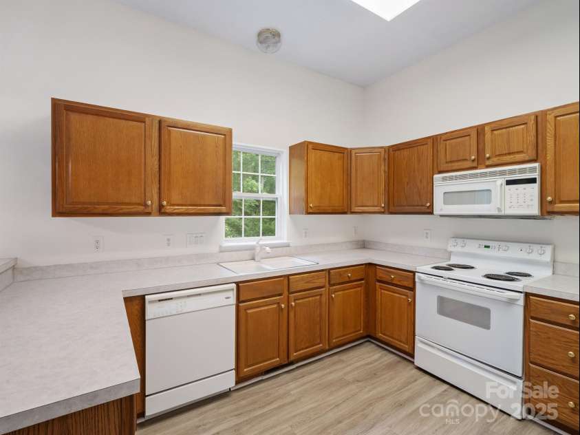 12317 Panthersville Drive, Charlotte, NC 28269.  MLS# CAR4255079, YatesRealty ID 24389. 