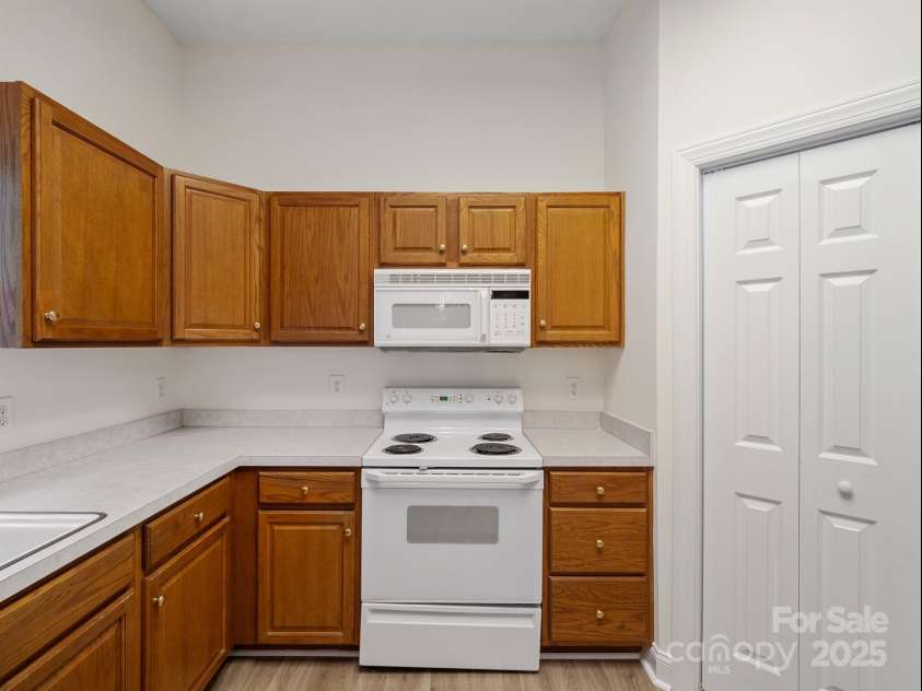 12317 Panthersville Drive, Charlotte, NC 28269.  MLS# CAR4255079, YatesRealty ID 24389. 