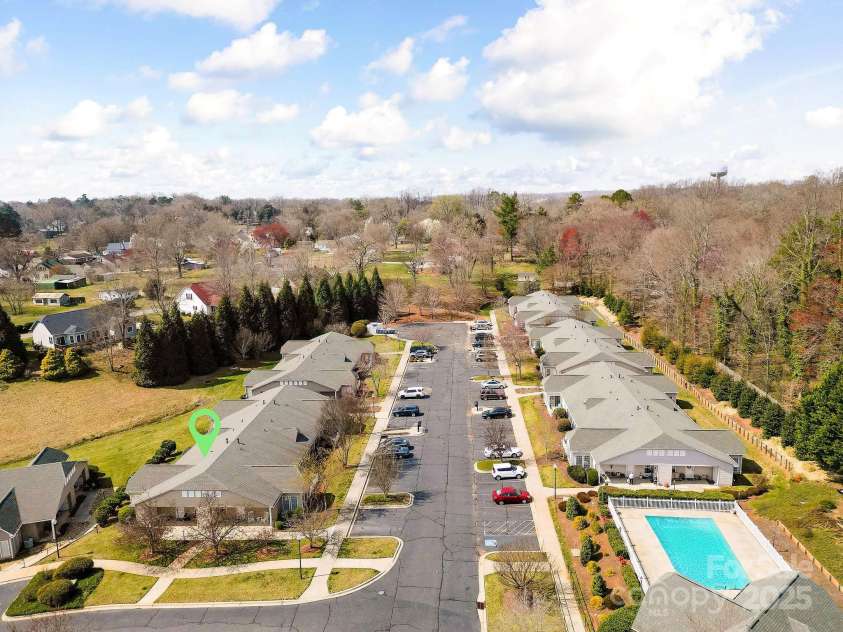 111 Brickwalk Court, Mocksville, NC 27028.  MLS# CAR4235058, YatesRealty ID 2439. Great location, walk to your pool!