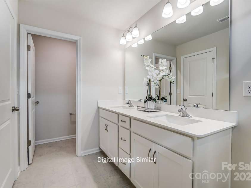 7509 Hodges Meadow Lane, Charlotte, NC 28213.  MLS# CAR4328421, YatesRealty ID 2439. 