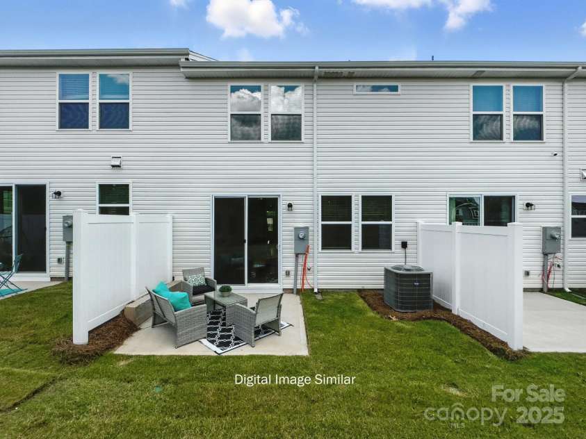 7509 Hodges Meadow Lane, Charlotte, NC 28213.  MLS# CAR4328421, YatesRealty ID 2439. 