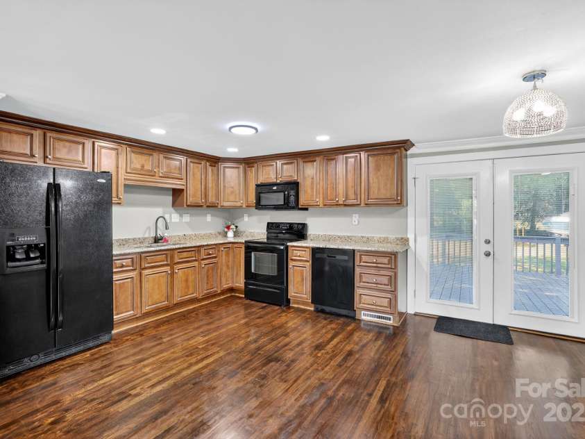 2200 Peninsula Avenue, Shelby, NC 28150.  MLS# CAR4299507, YatesRealty ID 24390. 