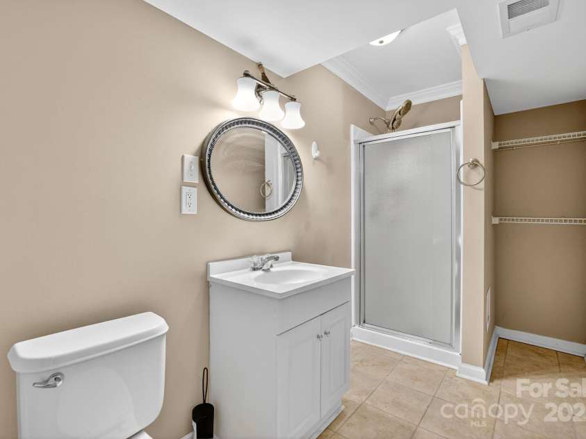 2200 Peninsula Avenue, Shelby, NC 28150.  MLS# CAR4299507, YatesRealty ID 24390. 