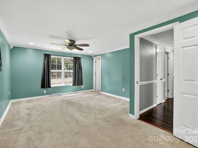 2200 Peninsula Avenue, Shelby, NC 28150.  MLS# CAR4299507, YatesRealty ID 24390. 