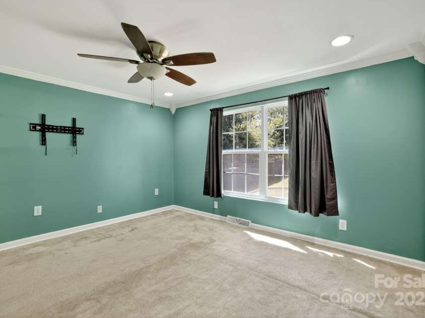 2200 Peninsula Avenue, Shelby, NC 28150.  MLS# CAR4299507, YatesRealty ID 24390. 