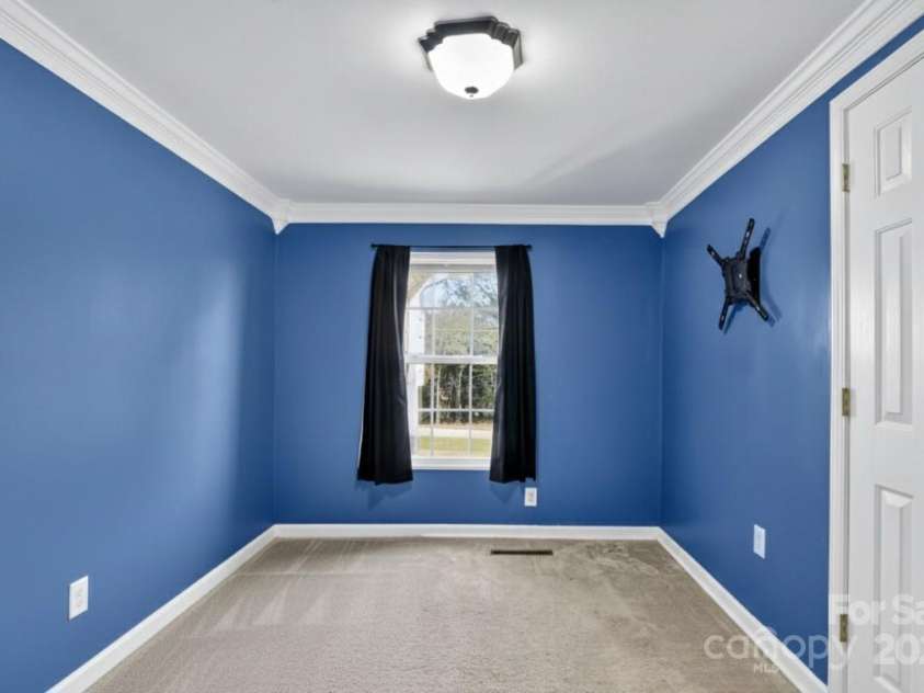 2200 Peninsula Avenue, Shelby, NC 28150.  MLS# CAR4299507, YatesRealty ID 24390. 