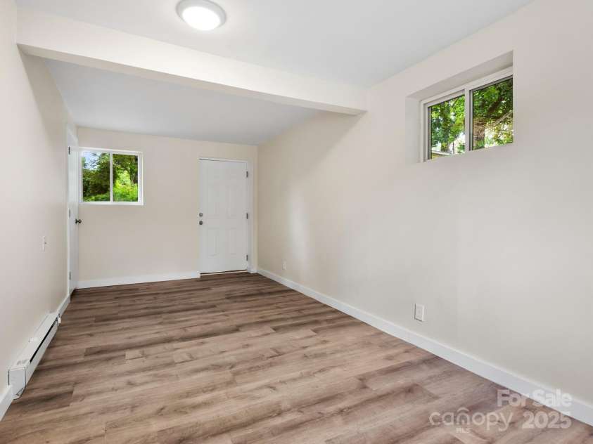 64 Bellevue Road, Asheville, NC 28803.  MLS# CAR4276527, YatesRealty ID 24391. 