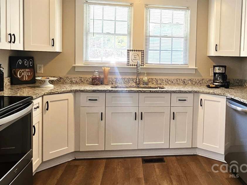 169 Freeze Avenue, Concord, NC 28025.  MLS# CAR4254472, YatesRealty ID 24392. Close view of Kitchen. 