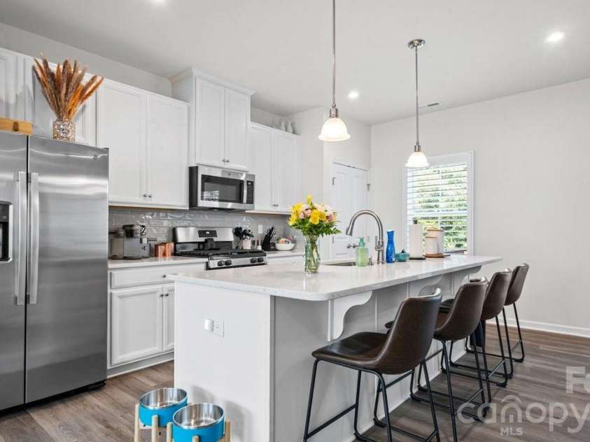 2607 Grantham Place Drive, Fort Mill, SC 29715.  MLS# CAR4380219, YatesRealty ID 24392. 