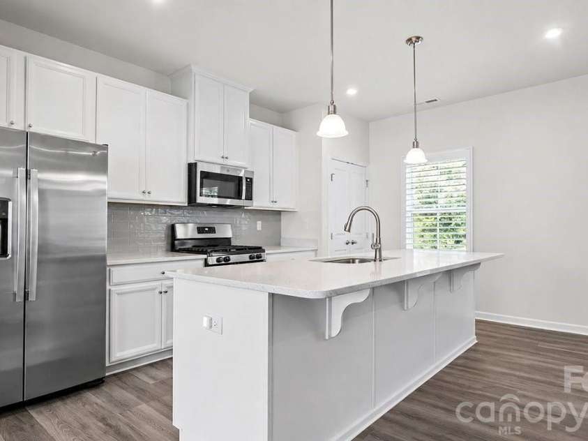 2607 Grantham Place Drive, Fort Mill, SC 29715.  MLS# CAR4380219, YatesRealty ID 24392. 