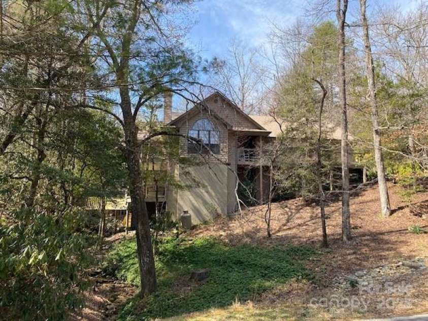 1155 Soquili Drive, Brevard, NC 28712.  MLS# CAR4291031, YatesRealty ID 24393. 