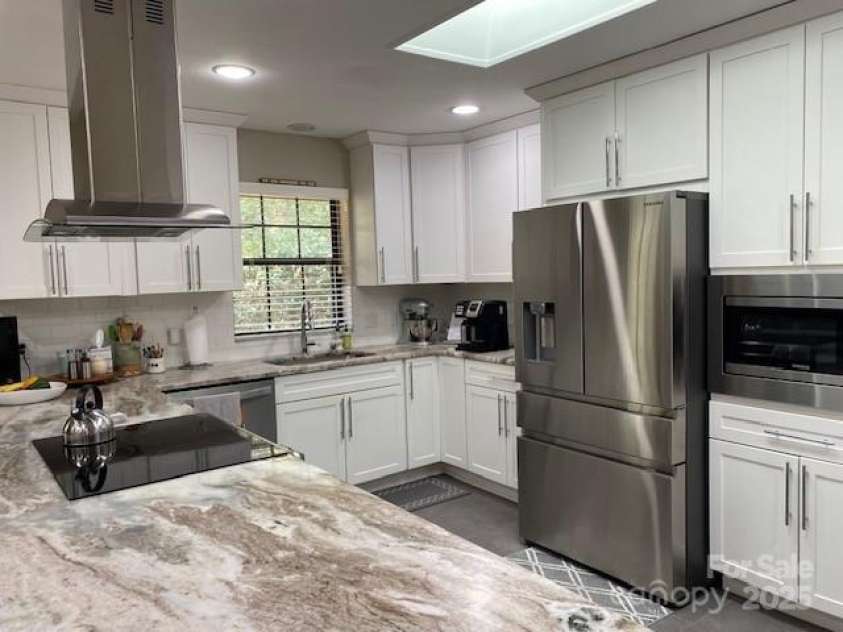 1155 Soquili Drive, Brevard, NC 28712.  MLS# CAR4291031, YatesRealty ID 24393. 