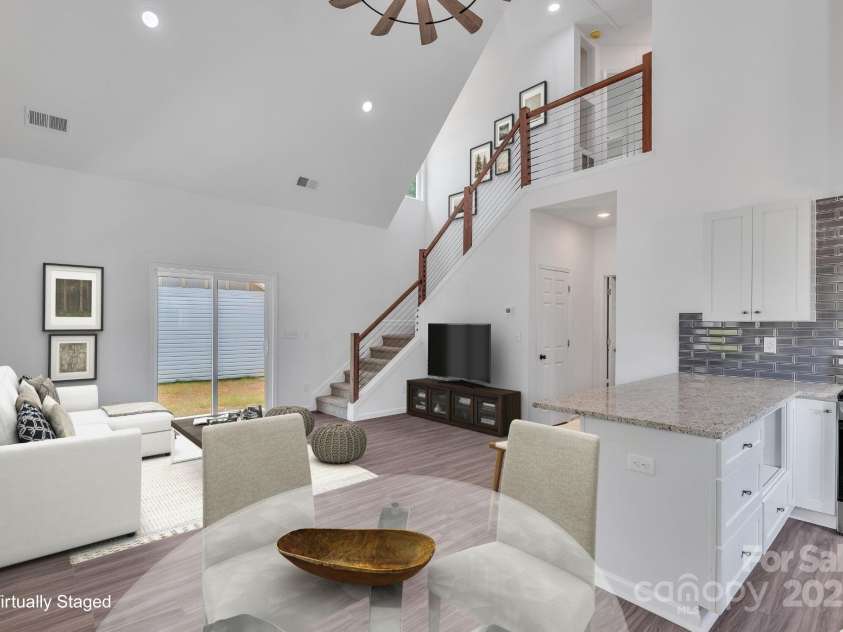 512 North Mulberry Street, Cherryville, NC 28021.  MLS# CAR4270239, YatesRealty ID 24394. 