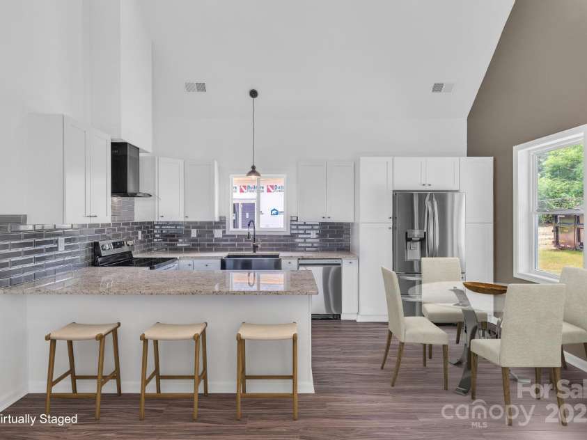 512 North Mulberry Street, Cherryville, NC 28021.  MLS# CAR4270239, YatesRealty ID 24394. 