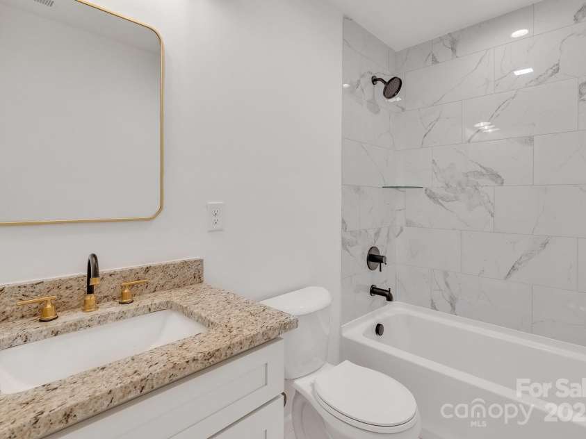 512 North Mulberry Street, Cherryville, NC 28021.  MLS# CAR4270239, YatesRealty ID 24394. 