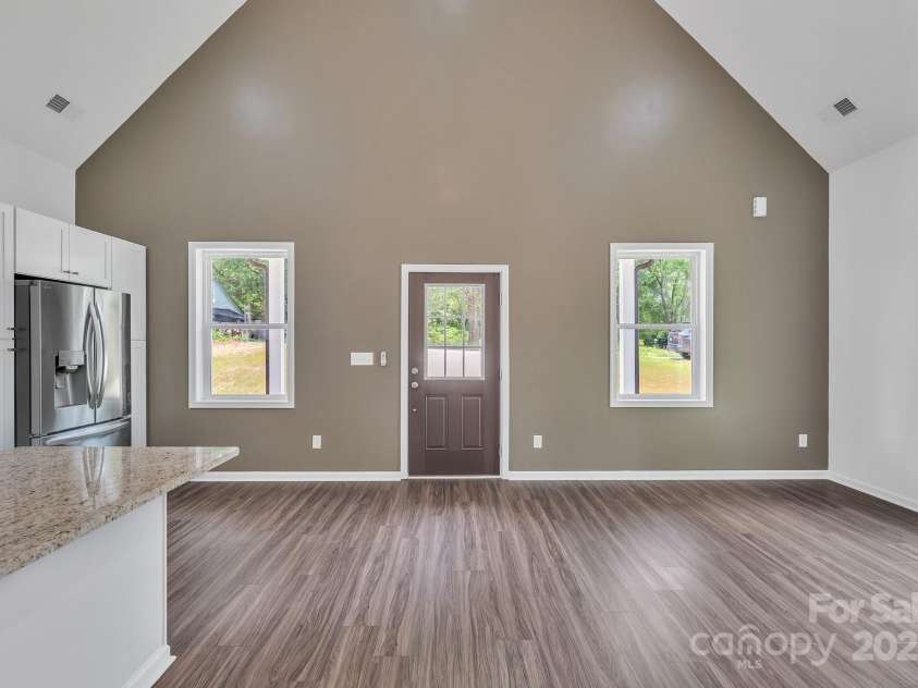 512 North Mulberry Street, Cherryville, NC 28021.  MLS# CAR4270239, YatesRealty ID 24394. 