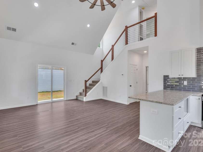 512 North Mulberry Street, Cherryville, NC 28021.  MLS# CAR4270239, YatesRealty ID 24394. 