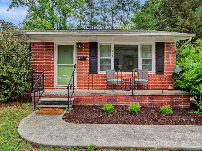840 Jackson Street, Gastonia, NC 28052.  MLS# CAR4376820, YatesRealty ID 24394. 