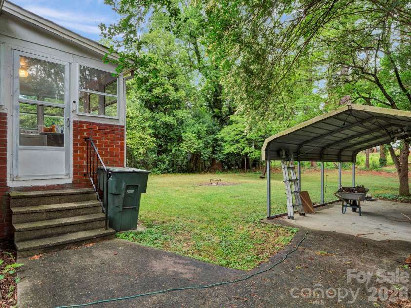 840 Jackson Street, Gastonia, NC 28052.  MLS# CAR4376820, YatesRealty ID 24394. 