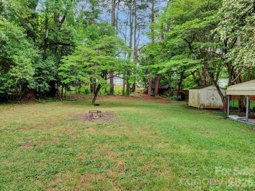 840 Jackson Street, Gastonia, NC 28052.  MLS# CAR4376820, YatesRealty ID 24394. 