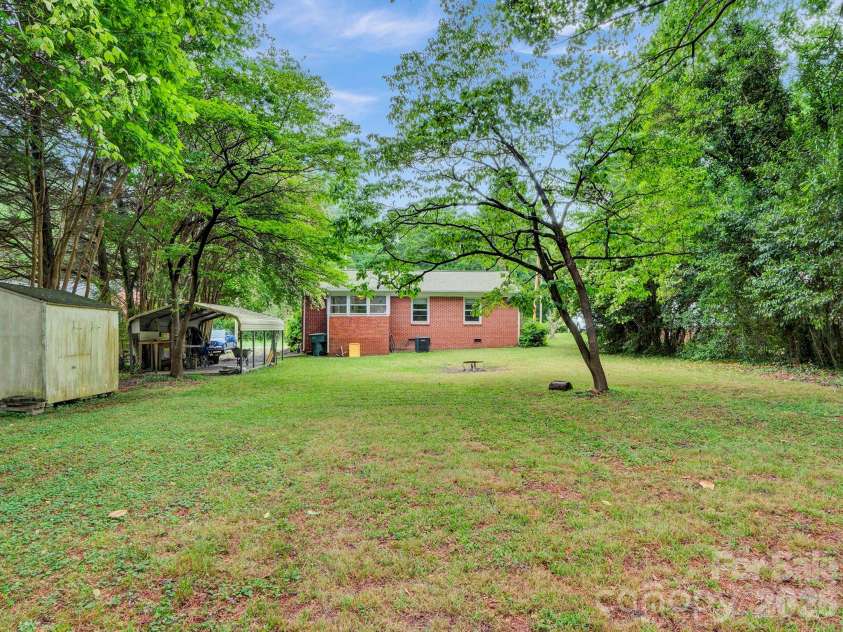 840 Jackson Street, Gastonia, NC 28052.  MLS# CAR4376820, YatesRealty ID 24394. 