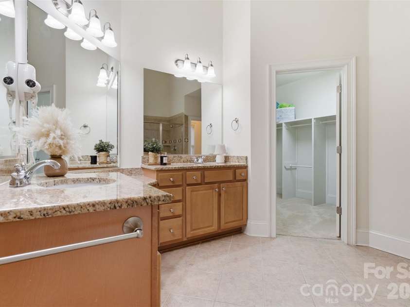 279 Woodstream Circle, Mooresville, NC 28117.  MLS# CAR4370346, YatesRealty ID 24395. Closet access through primary bath