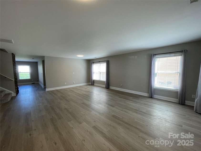 107 Ameena Chase Trail, Mooresville, NC 28117.  MLS# CAR4272188, YatesRealty ID 24396. 