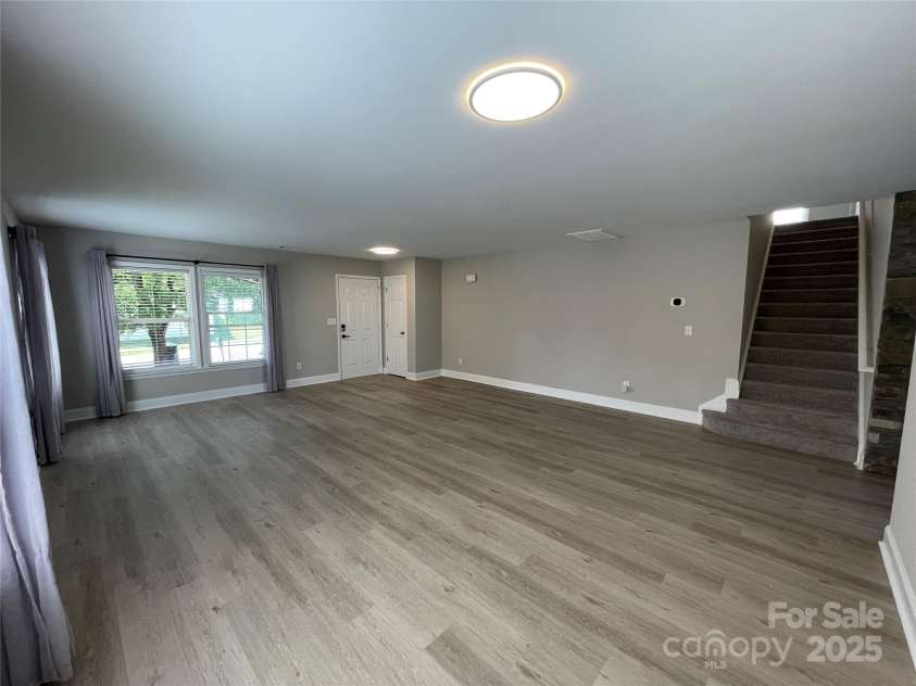 107 Ameena Chase Trail, Mooresville, NC 28117.  MLS# CAR4272188, YatesRealty ID 24396. 