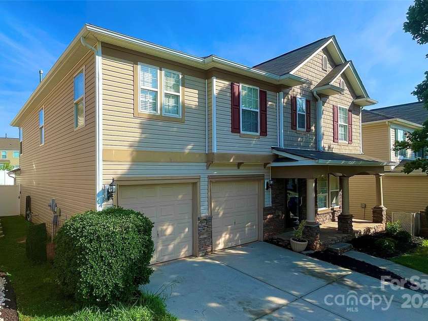 107 Ameena Chase Trail, Mooresville, NC 28117.  MLS# CAR4272188, YatesRealty ID 24396. 