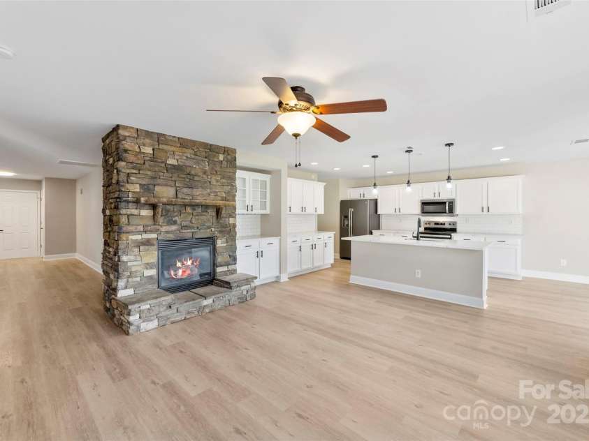 107 Ameena Chase Trail, Mooresville, NC 28117.  MLS# CAR4320329, YatesRealty ID 24396. 