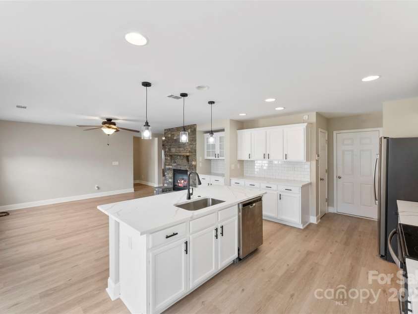 107 Ameena Chase Trail, Mooresville, NC 28117.  MLS# CAR4320329, YatesRealty ID 24396. 