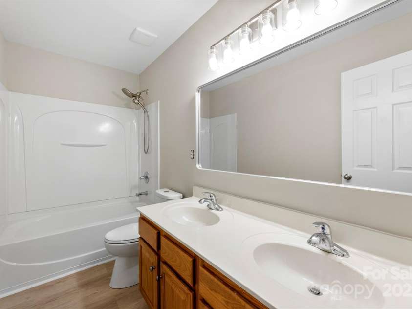 107 Ameena Chase Trail, Mooresville, NC 28117.  MLS# CAR4320329, YatesRealty ID 24396. 