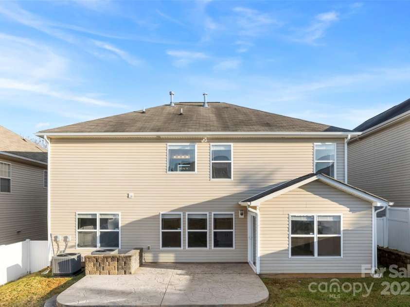 107 Ameena Chase Trail, Mooresville, NC 28117.  MLS# CAR4320329, YatesRealty ID 24396. 