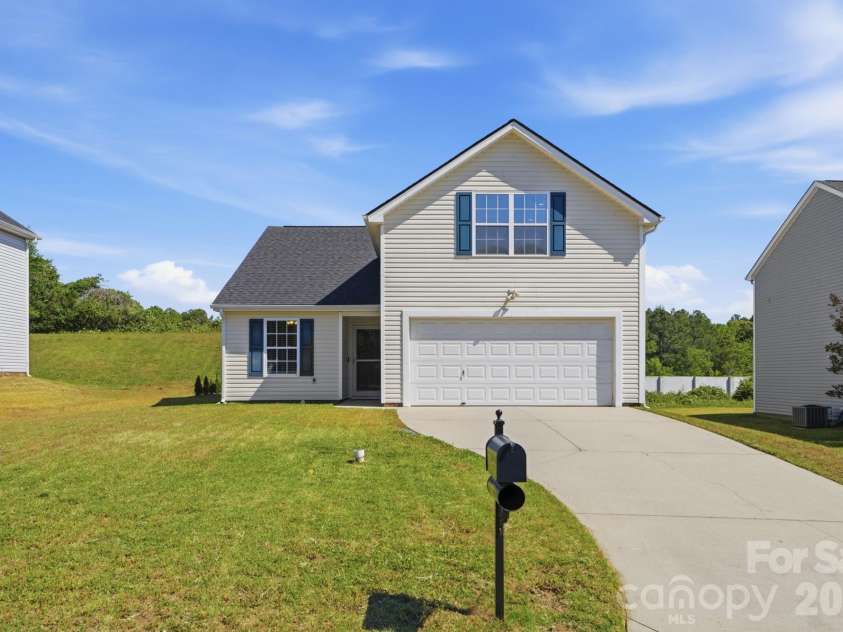957 Anchor Way, Kannapolis, NC 28083.  MLS# CAR4378309, YatesRealty ID 24396. 
