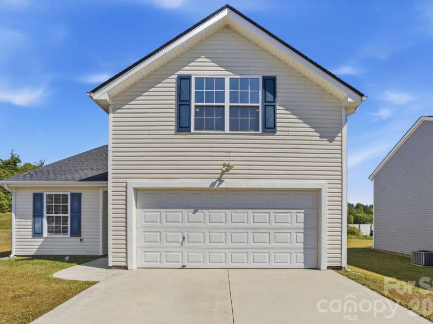 957 Anchor Way, Kannapolis, NC 28083.  MLS# CAR4378309, YatesRealty ID 24396. 