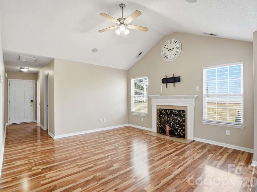957 Anchor Way, Kannapolis, NC 28083.  MLS# CAR4378309, YatesRealty ID 24396. 