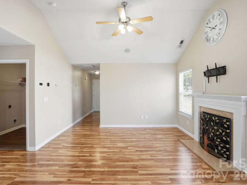 957 Anchor Way, Kannapolis, NC 28083.  MLS# CAR4378309, YatesRealty ID 24396. 