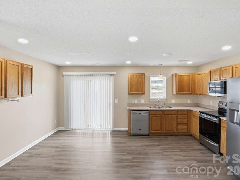 957 Anchor Way, Kannapolis, NC 28083.  MLS# CAR4378309, YatesRealty ID 24396. 