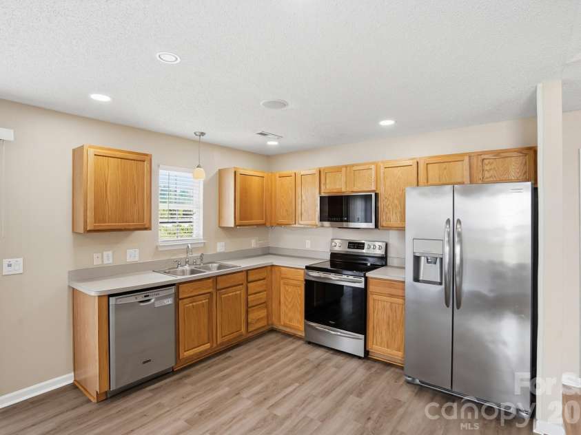 957 Anchor Way, Kannapolis, NC 28083.  MLS# CAR4378309, YatesRealty ID 24396. 