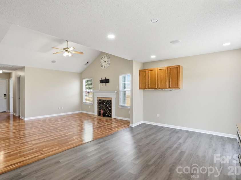957 Anchor Way, Kannapolis, NC 28083.  MLS# CAR4378309, YatesRealty ID 24396. 