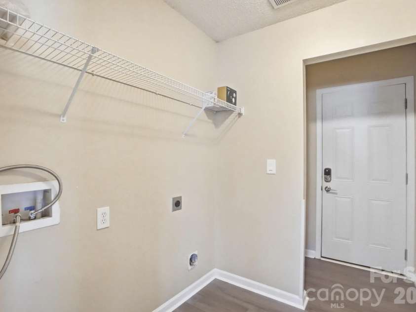 957 Anchor Way, Kannapolis, NC 28083.  MLS# CAR4378309, YatesRealty ID 24396. 