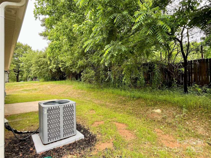 212 Queens Court, Gastonia, NC 28052.  MLS# CAR4264756, YatesRealty ID 24397. 